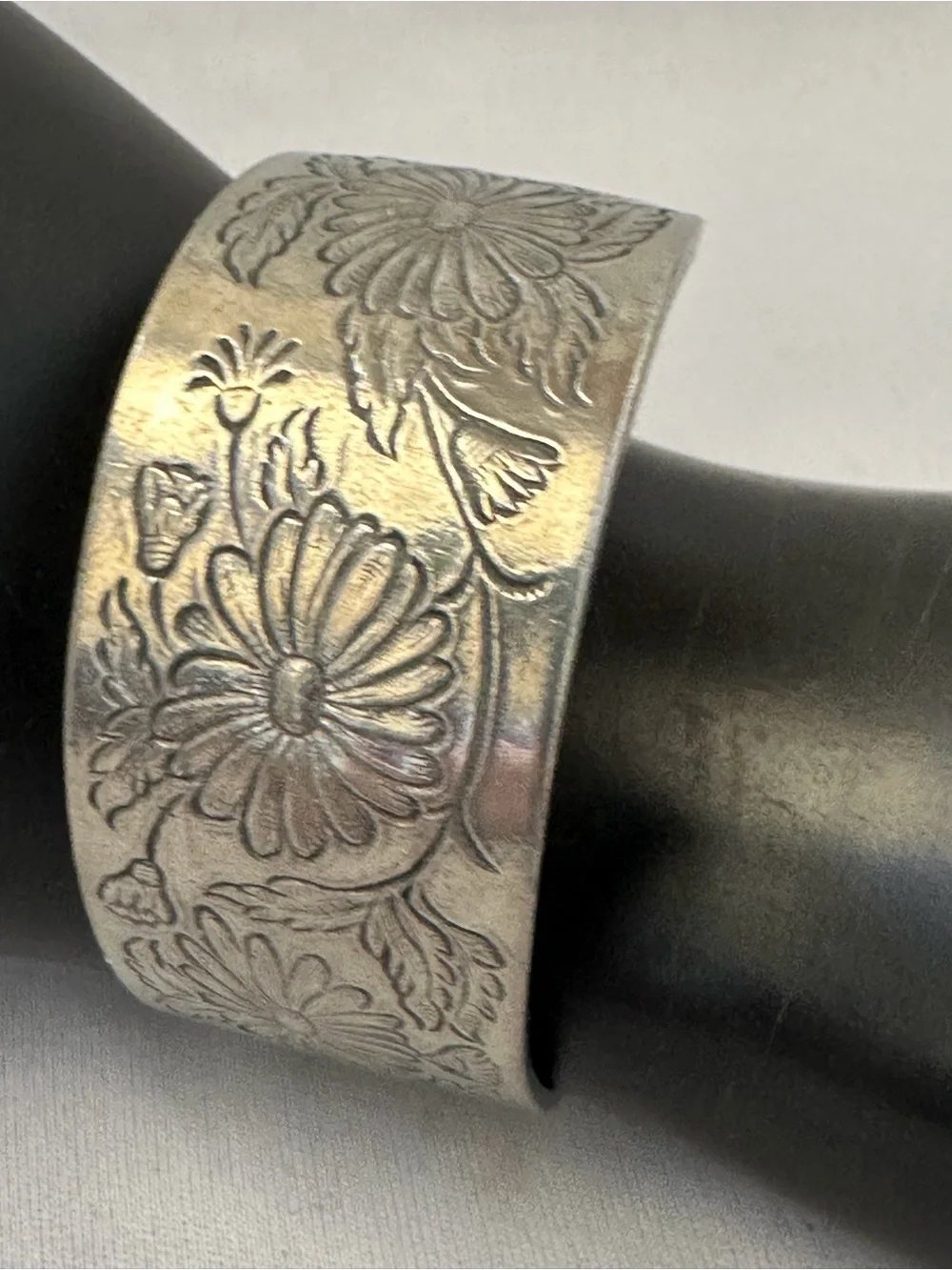 Salisbury Pewter signed salisbury