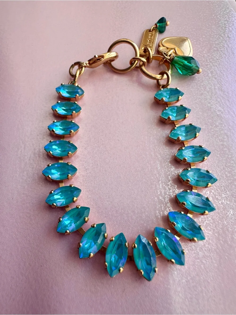 Mariana elegant gold