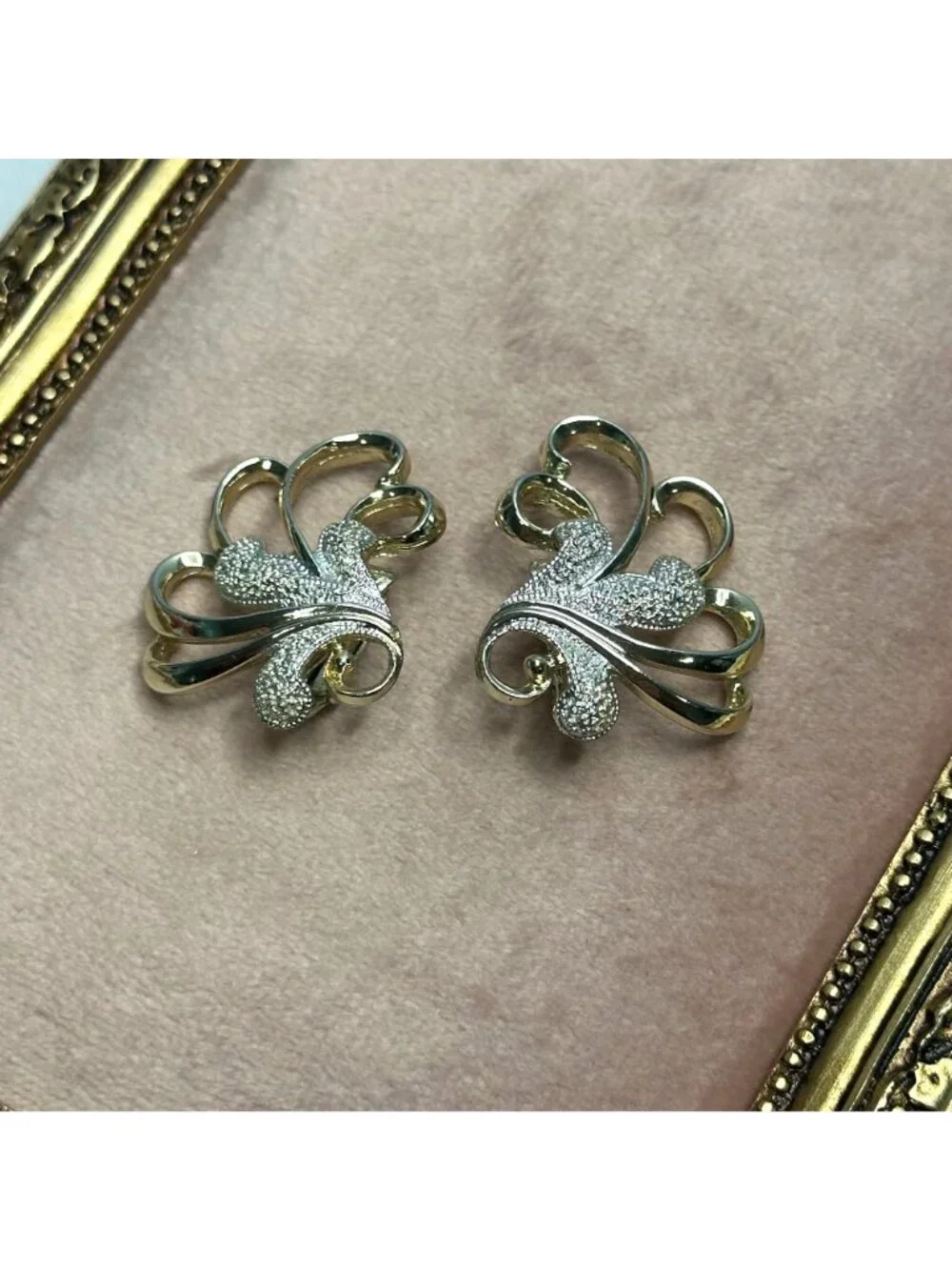 Sarah Coventry elegant vintage