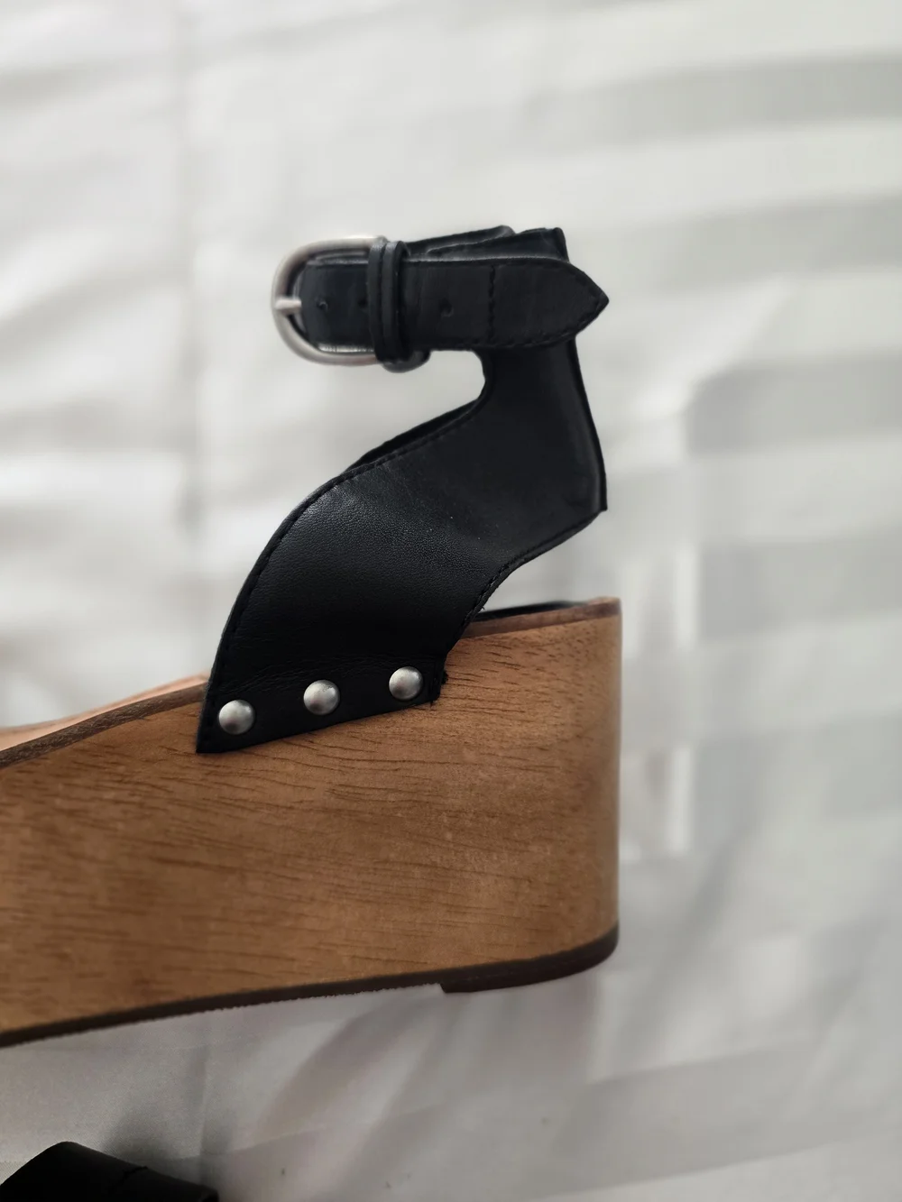 Frye Black Leather Platform Sandals with Wood-Look Sole - Size 9