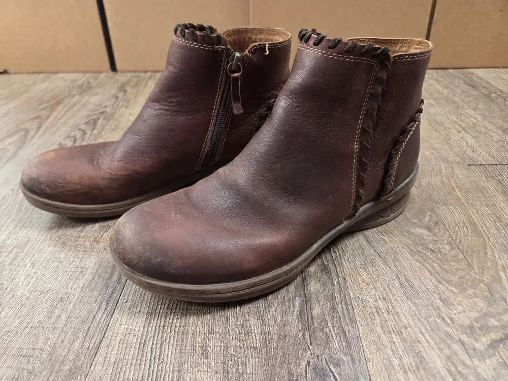 Comfortiva Align Bootie Zip Leather Weather Proof Ankle Boots Size 7.5M Brown