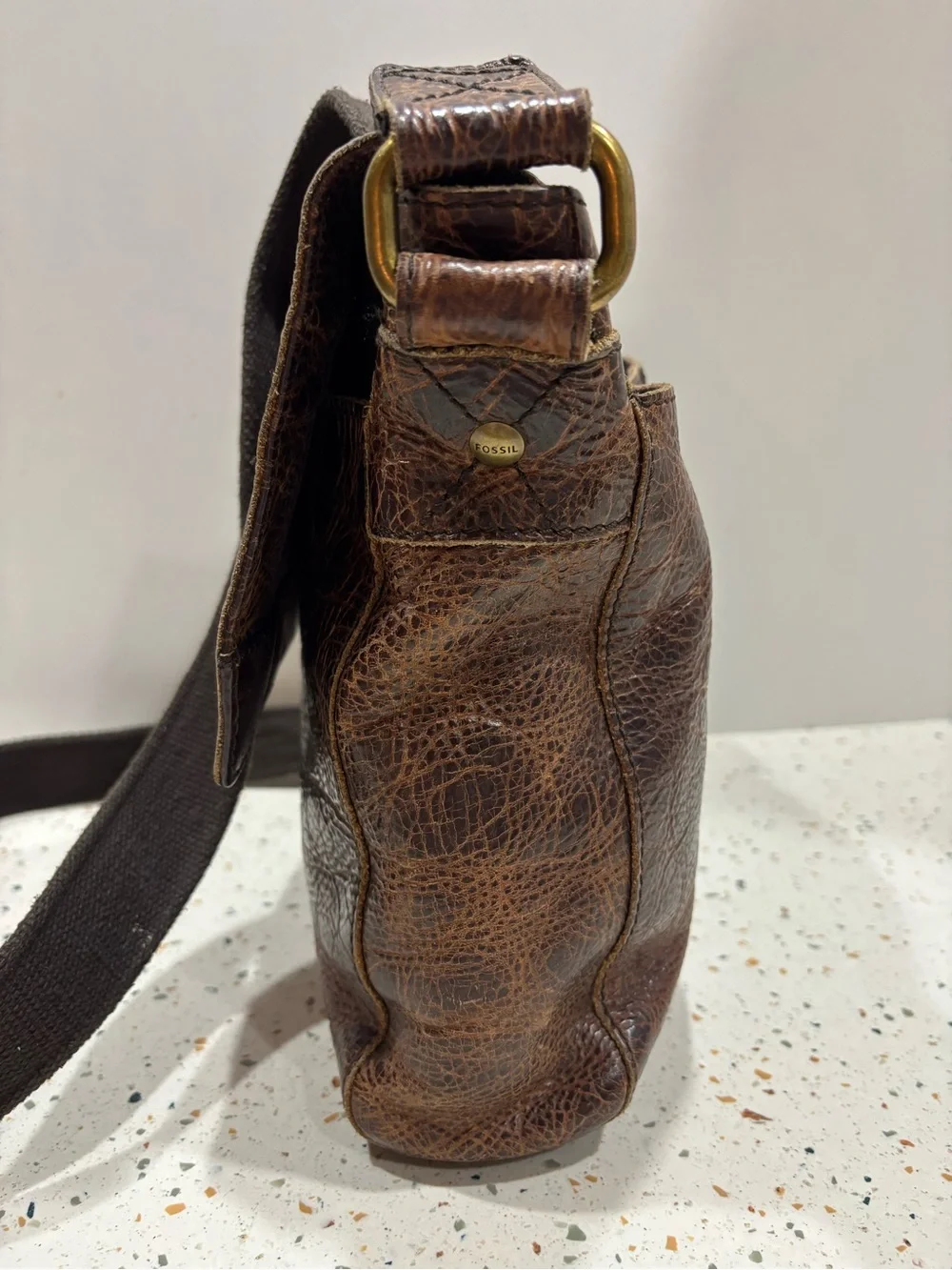 Fossil logo review