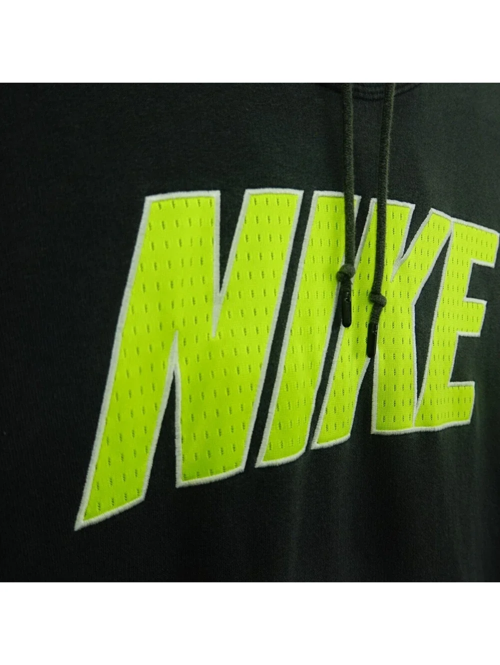 Nike textured few