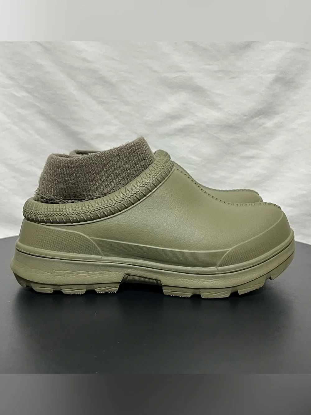 UGG details tasman