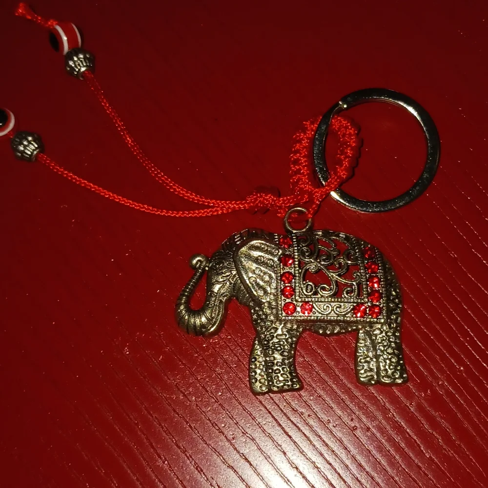 N/A elephant keychain