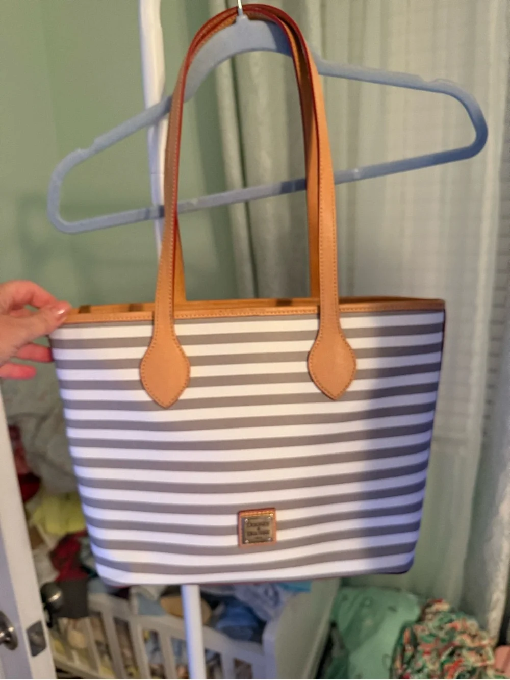 Dooney & Bourke so vogue