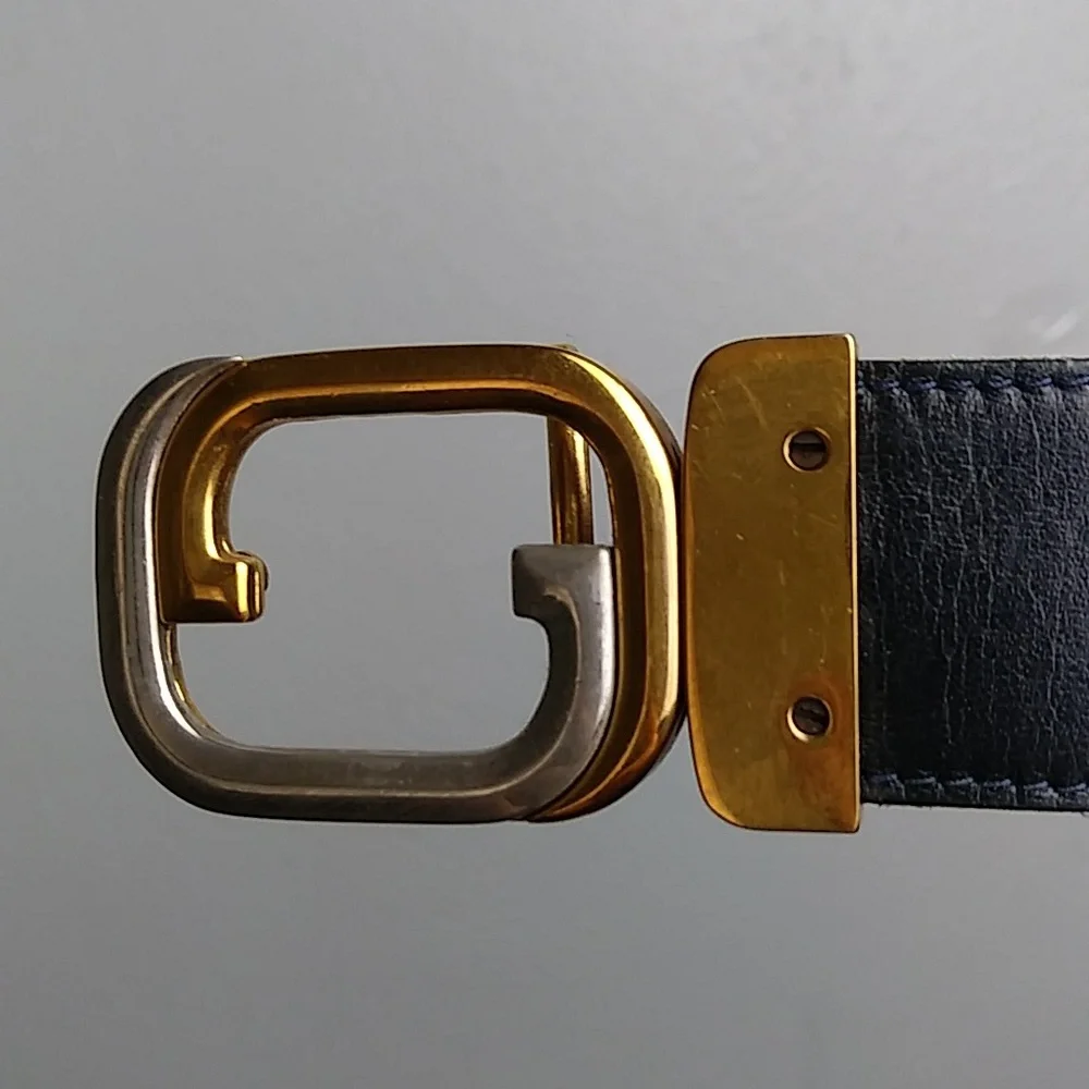 Gucci pre owned