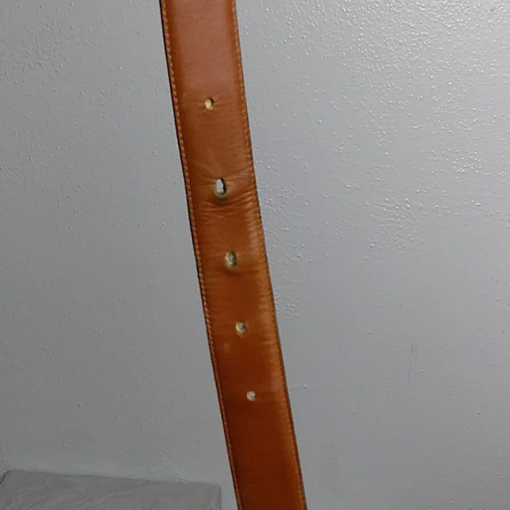 Gucci pre owned