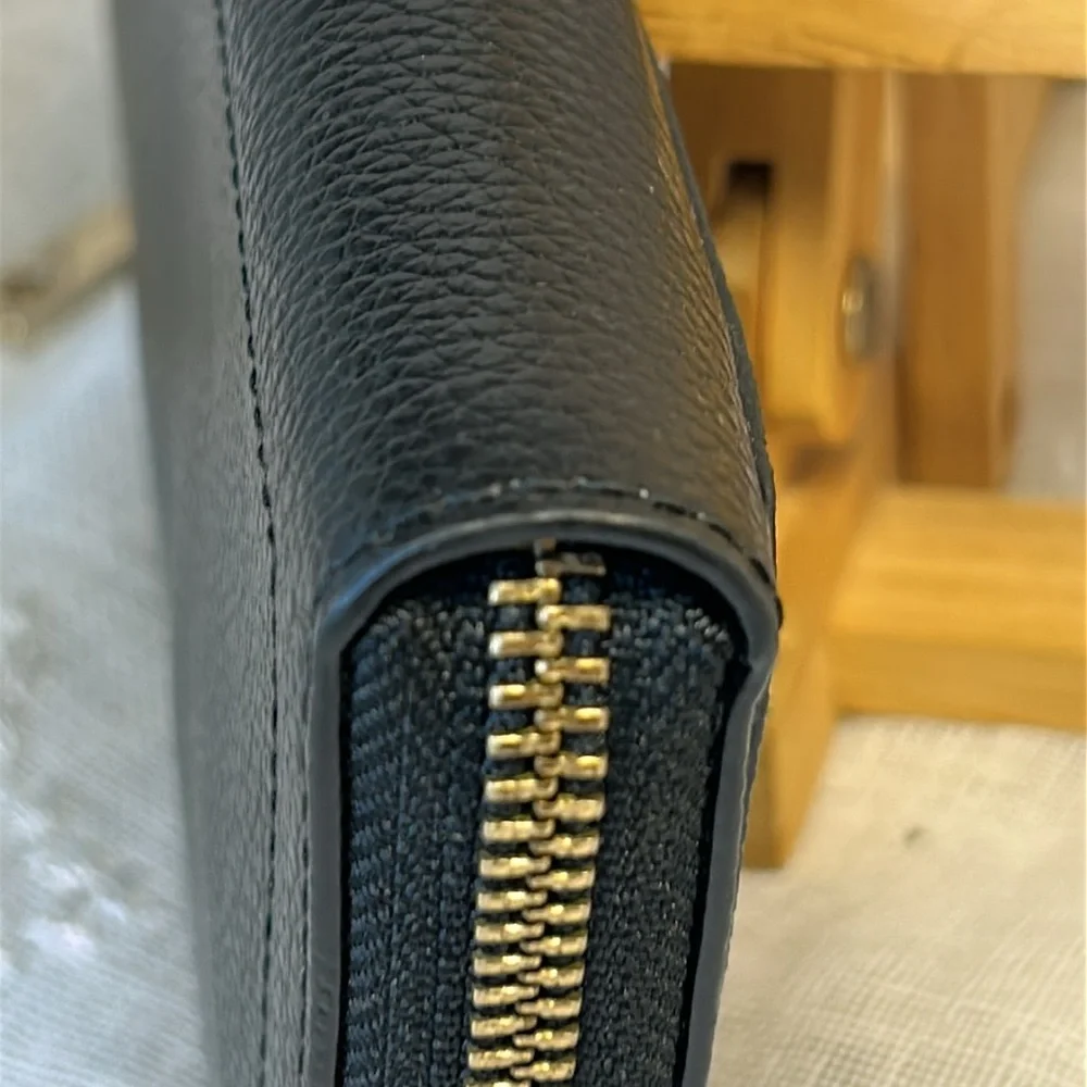 kate spade one wear present