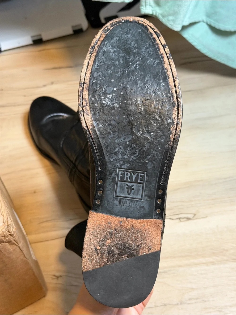 Frye classic black