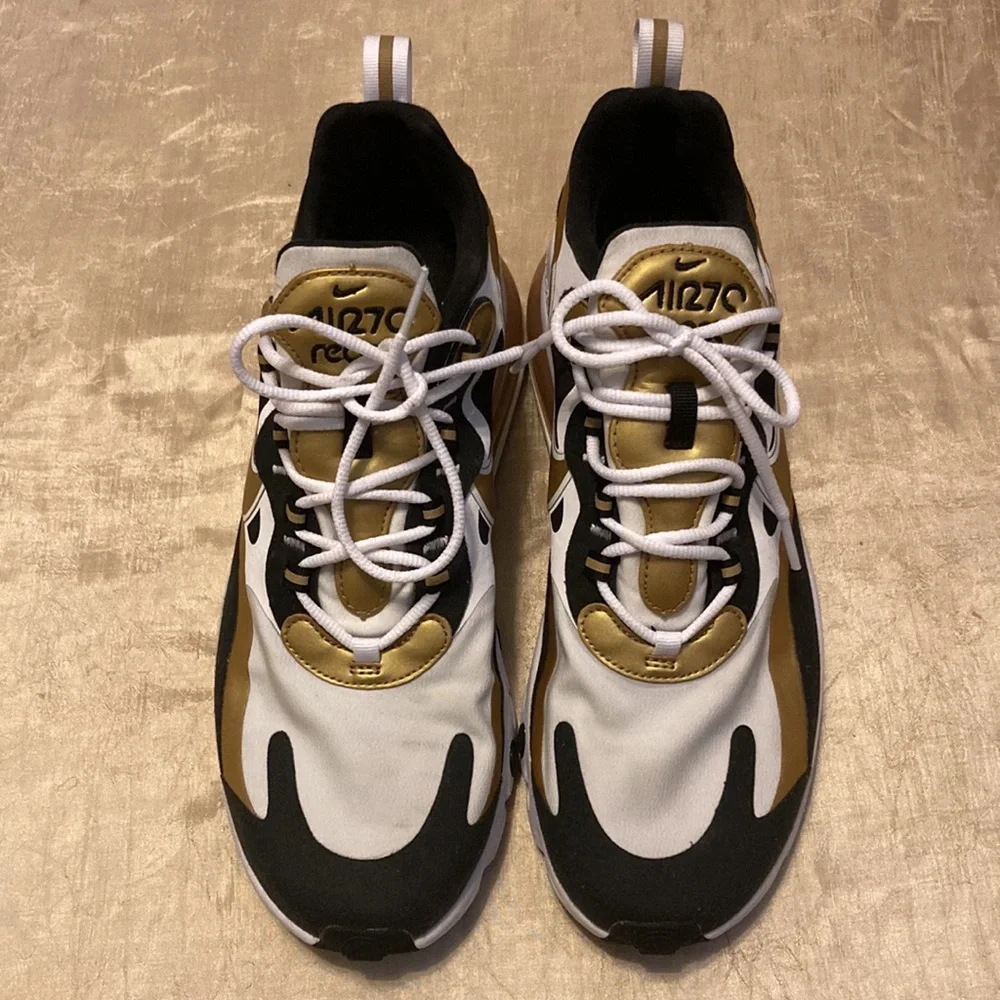 Nike Air Max 270 React | White Metallic Gold