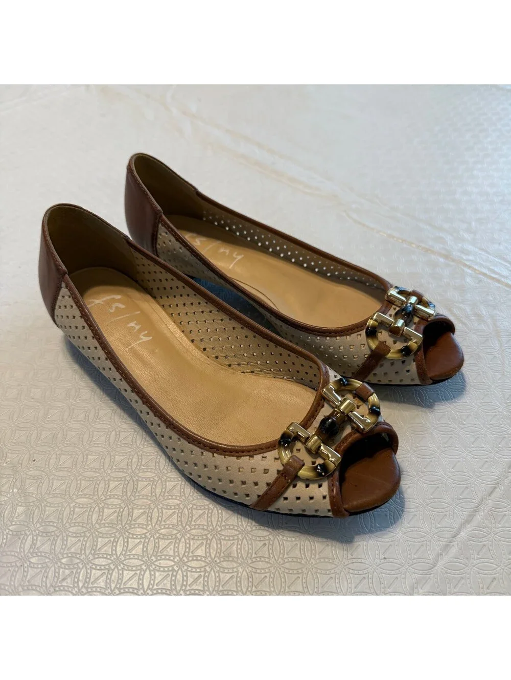 French Sole trim feature constructed