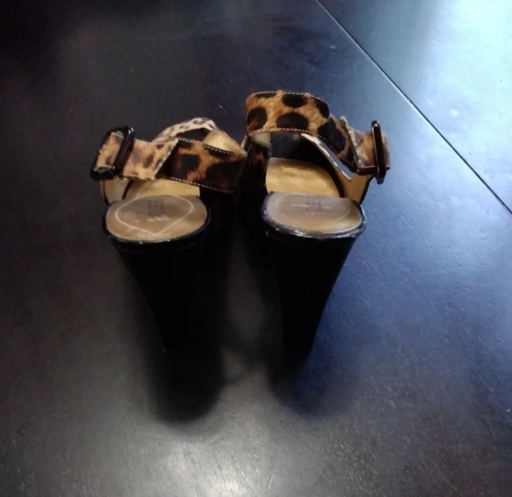Guess leopard print