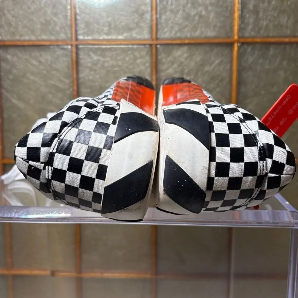 Off-White check out
