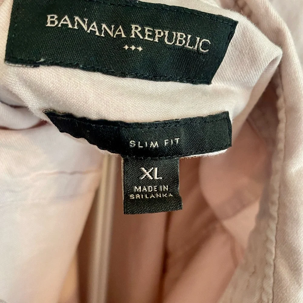 Banana Republic stylish light