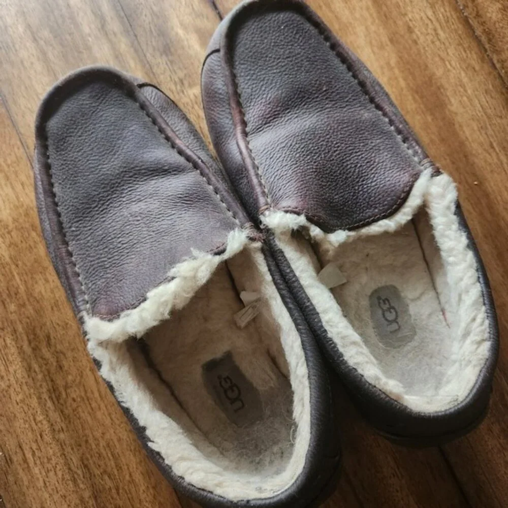 UGG 10 house