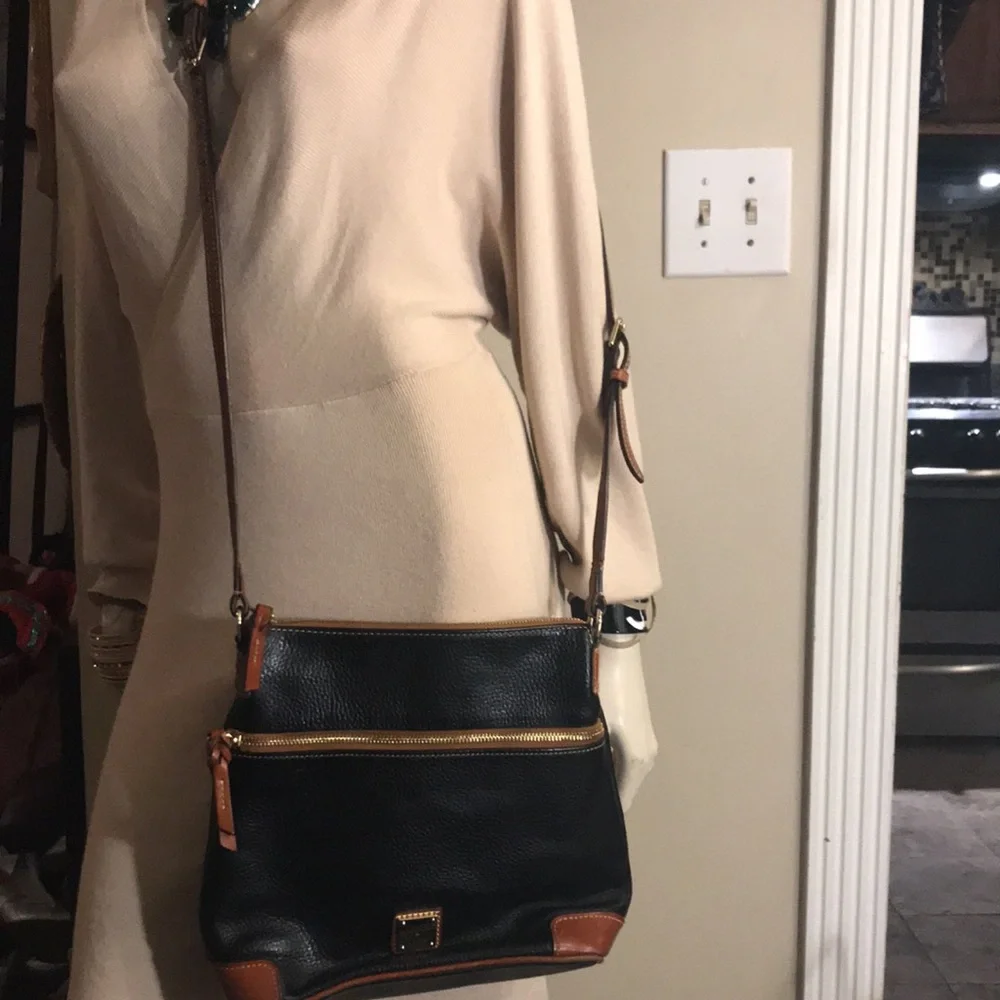 Dooney & Bourke finish still versatile