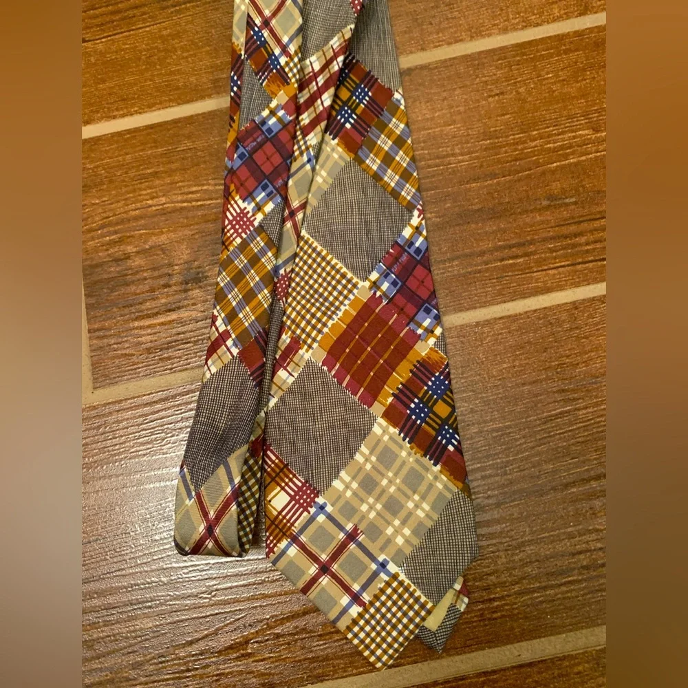 Joseph Abboud silk tie
