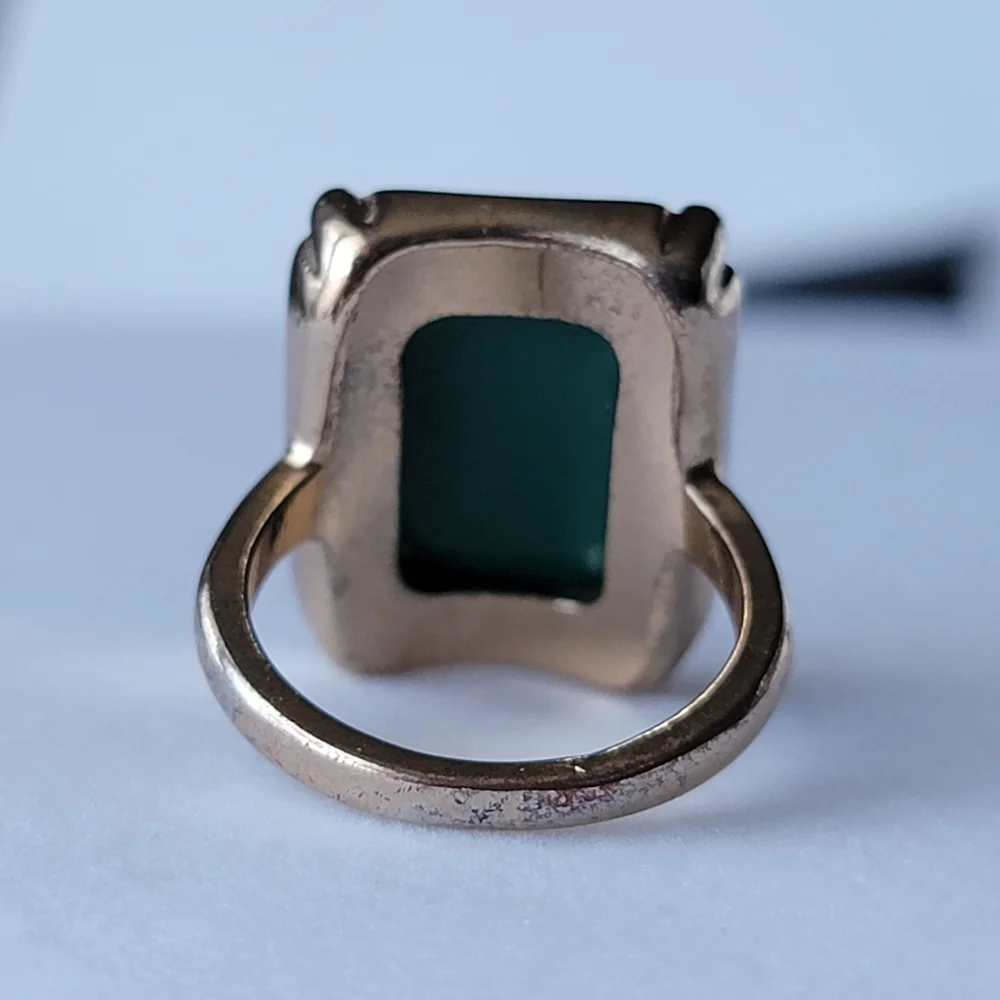 Ring wear gemstone