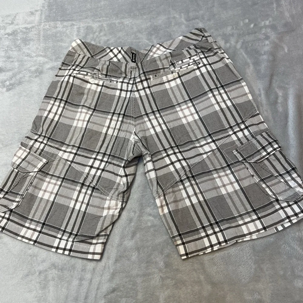 Hurley embrace laid
