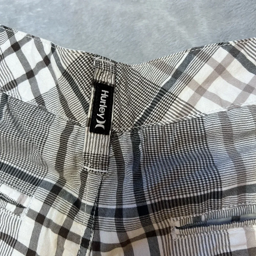 Hurley embrace laid