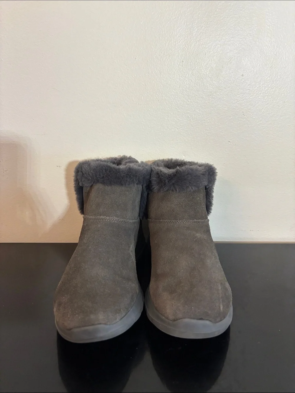 Skechers gray suede