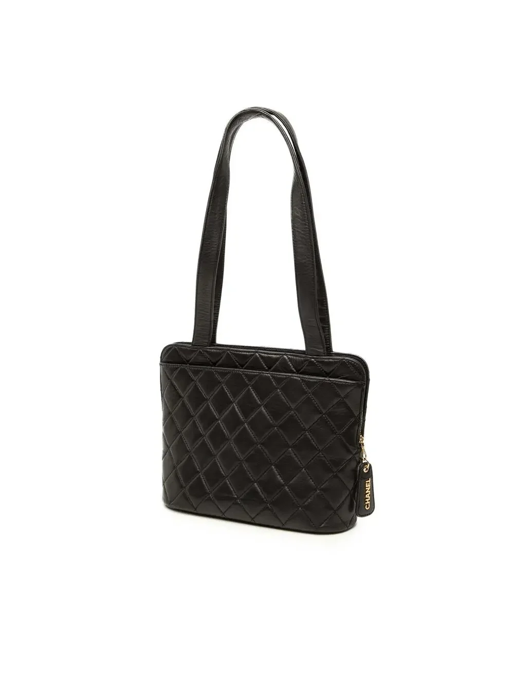 CHANEL indulge timeless
