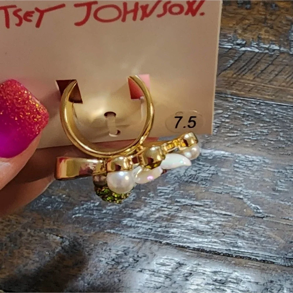 Betsey Johnson betsey johnson