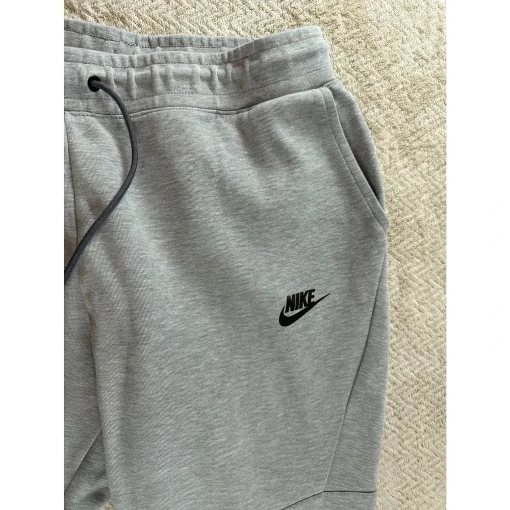 Nike sportswear tech