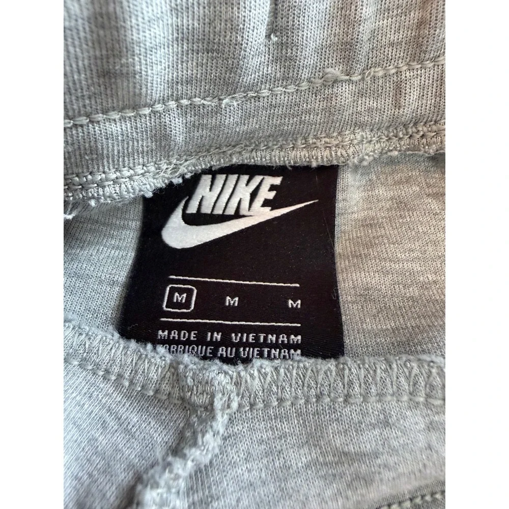 Nike sportswear tech