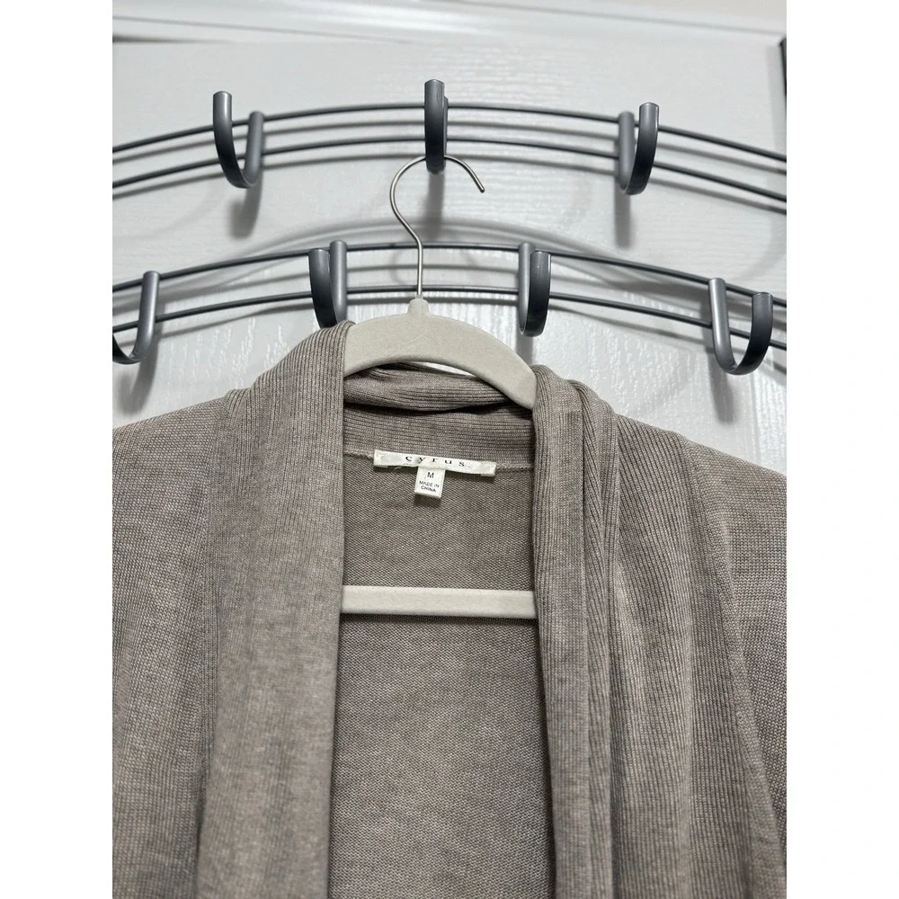 Cyrus women beige