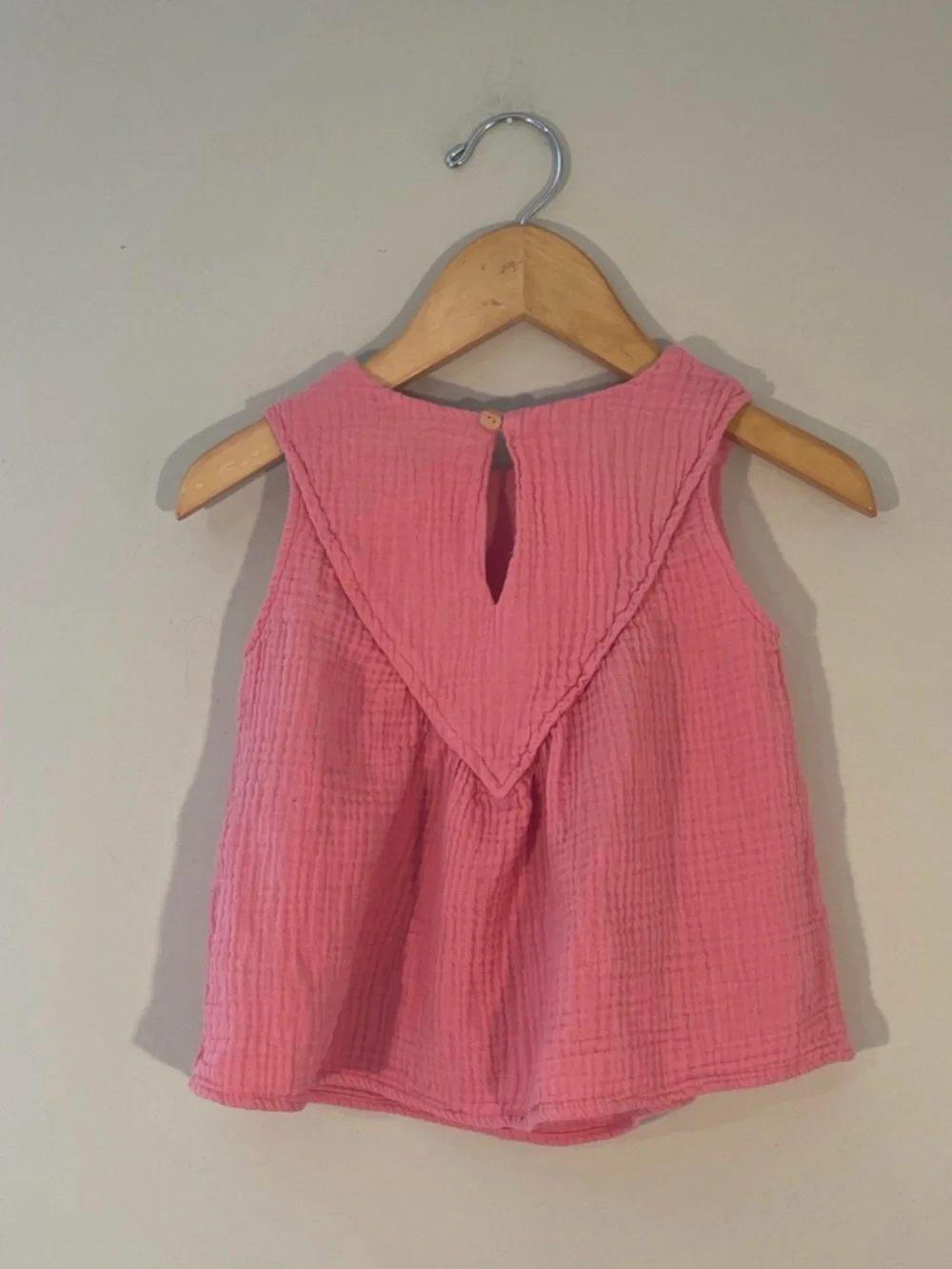 Zara follow us