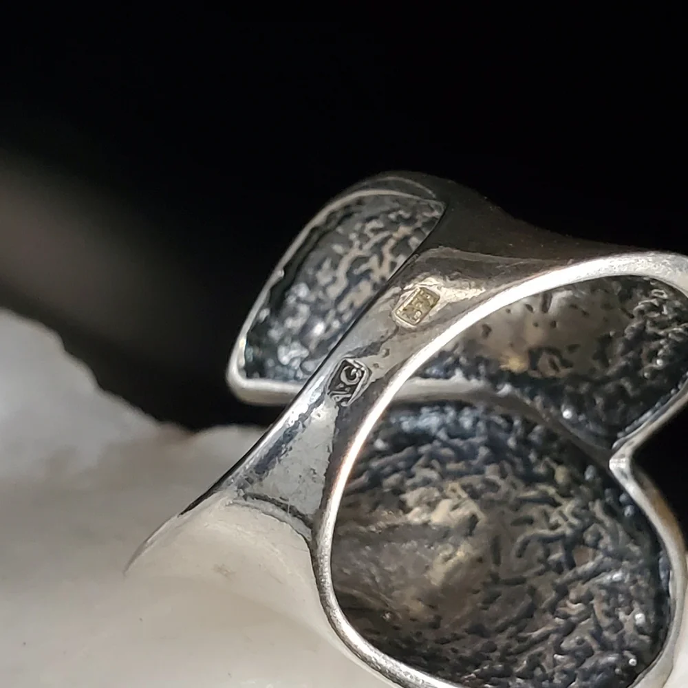 GG Unique Jewelry pixi hug