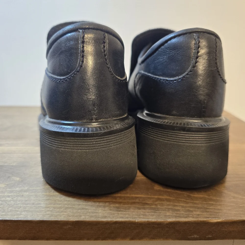 Dr. Martens women process pre