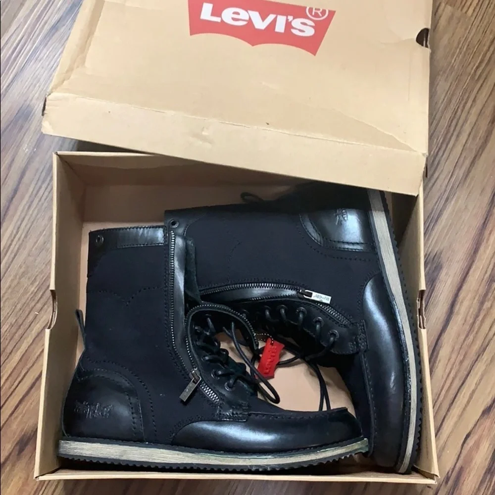 Levi’s Men Fall/Spring Boots