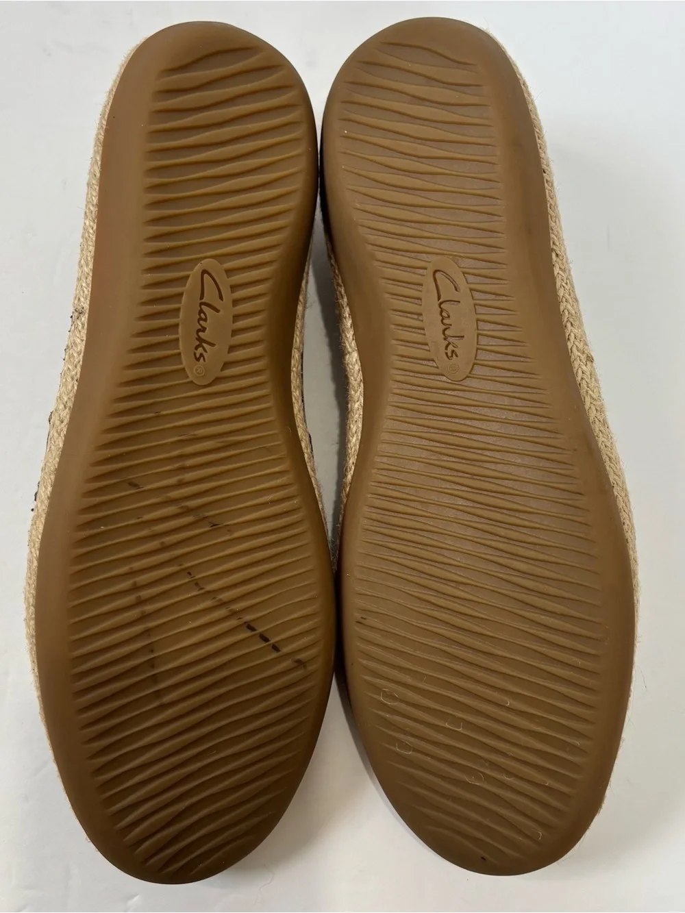 Clarks women tan