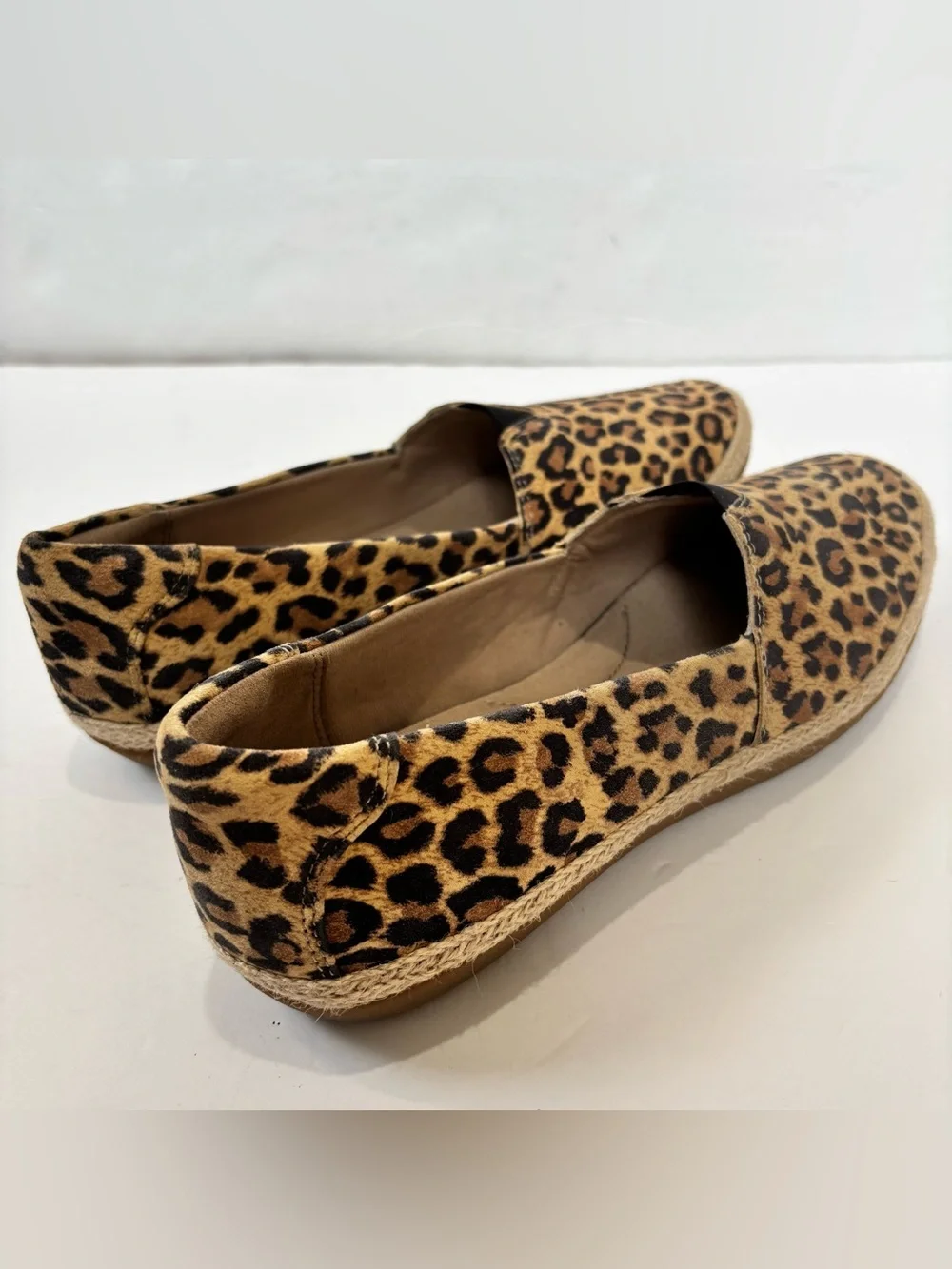 Clarks women tan