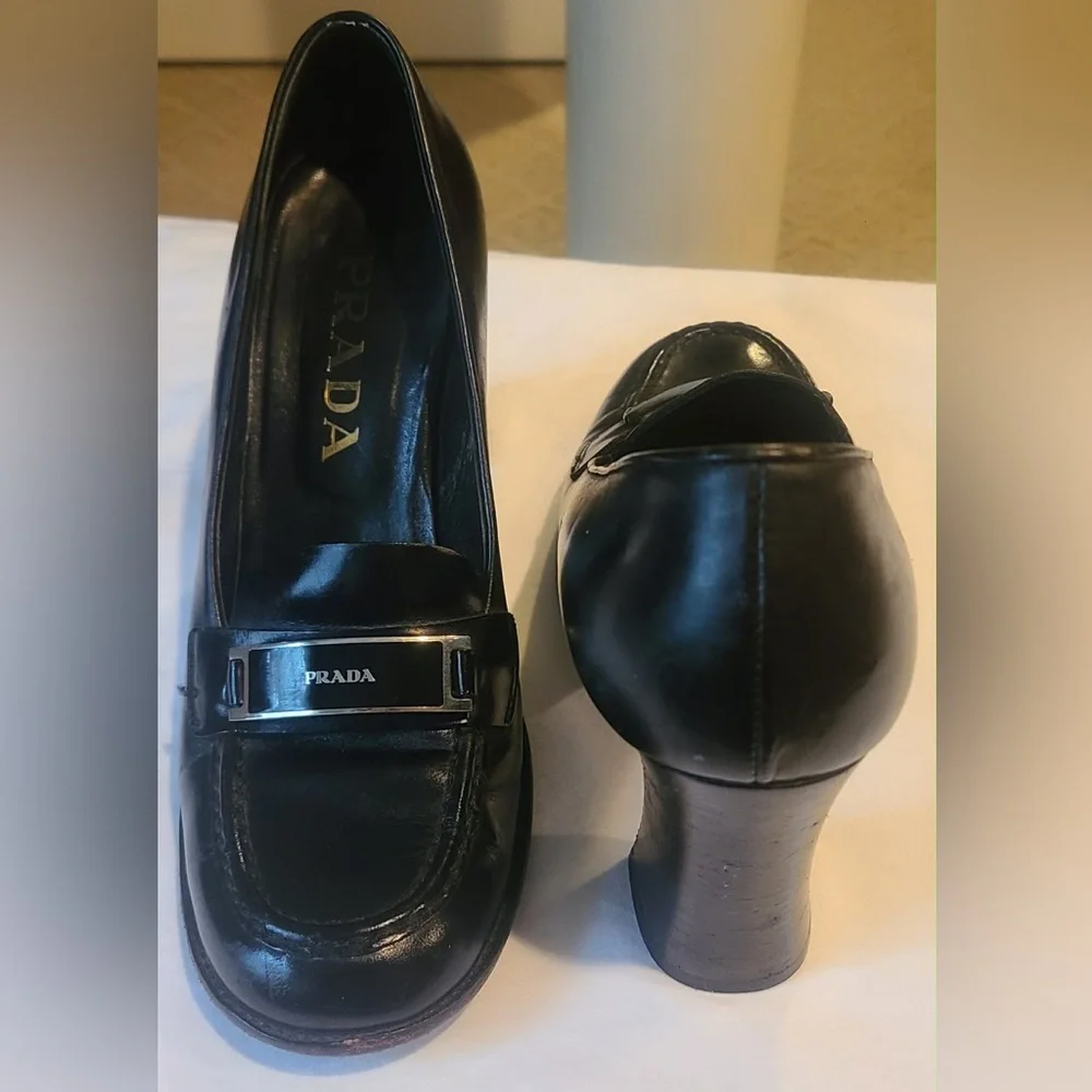 Prada chic vintage
