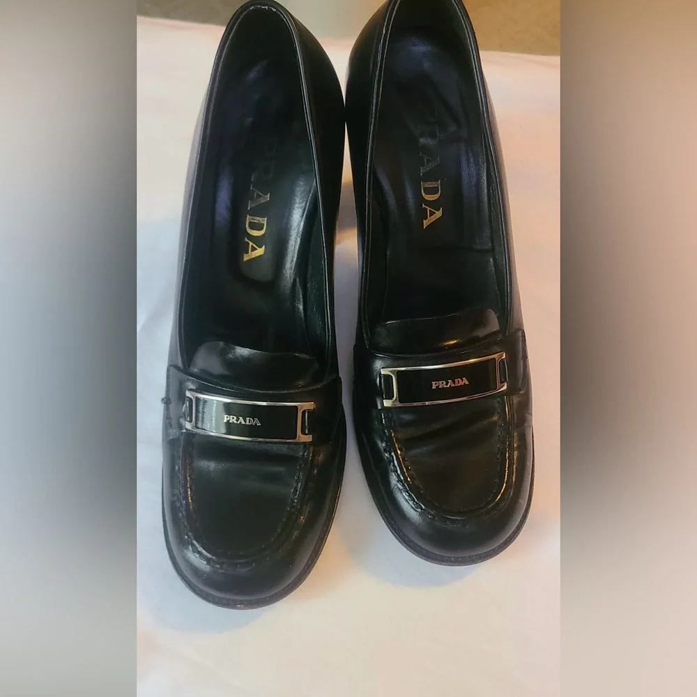 Prada chic vintage