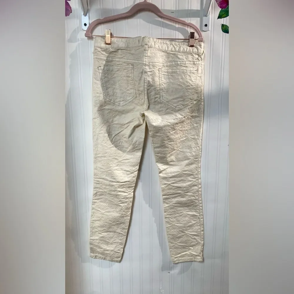 Free People Cream Skinny Jeans with Subtle‎ Distressing Sz 28