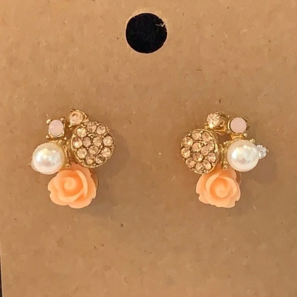 💐5/25 Pearl rose cluster statement gold tone