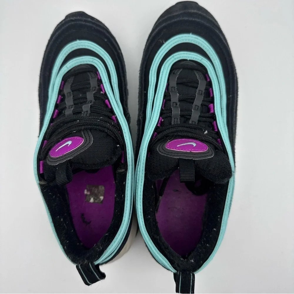 Nike please zoom