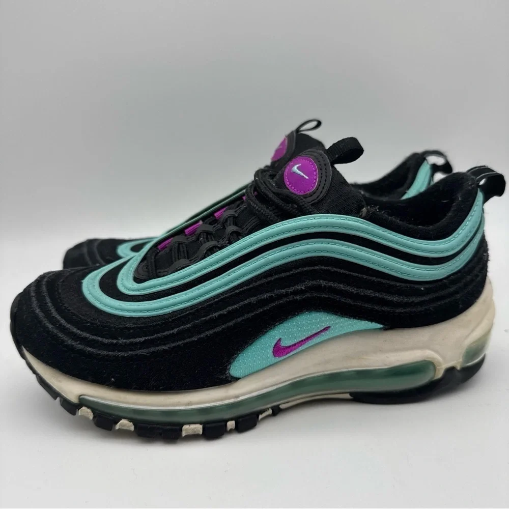 Nike please zoom