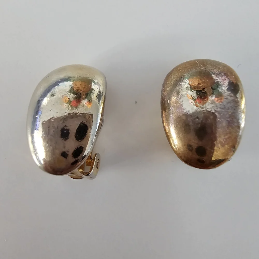 Vintage gold tone metal organic shape clip on earrings