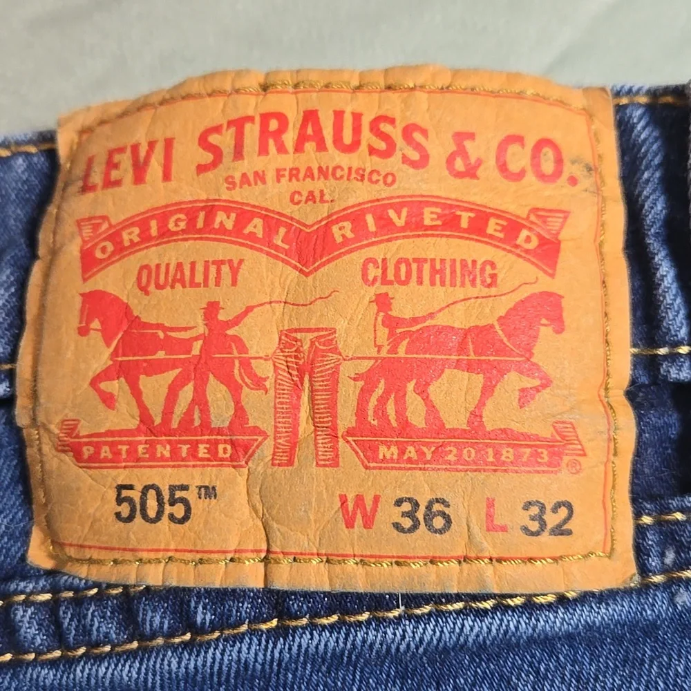 Levi's 505 Relaxed Fit Blue Jeans for Men 36X32