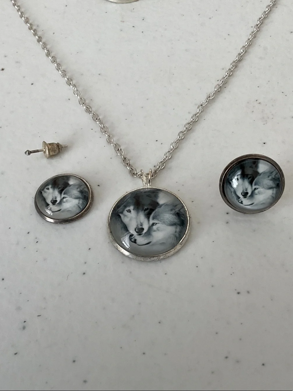 Unbranded stylish silver