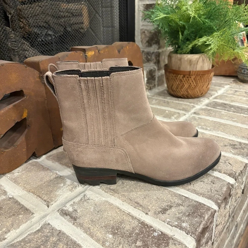 Sorel size 10