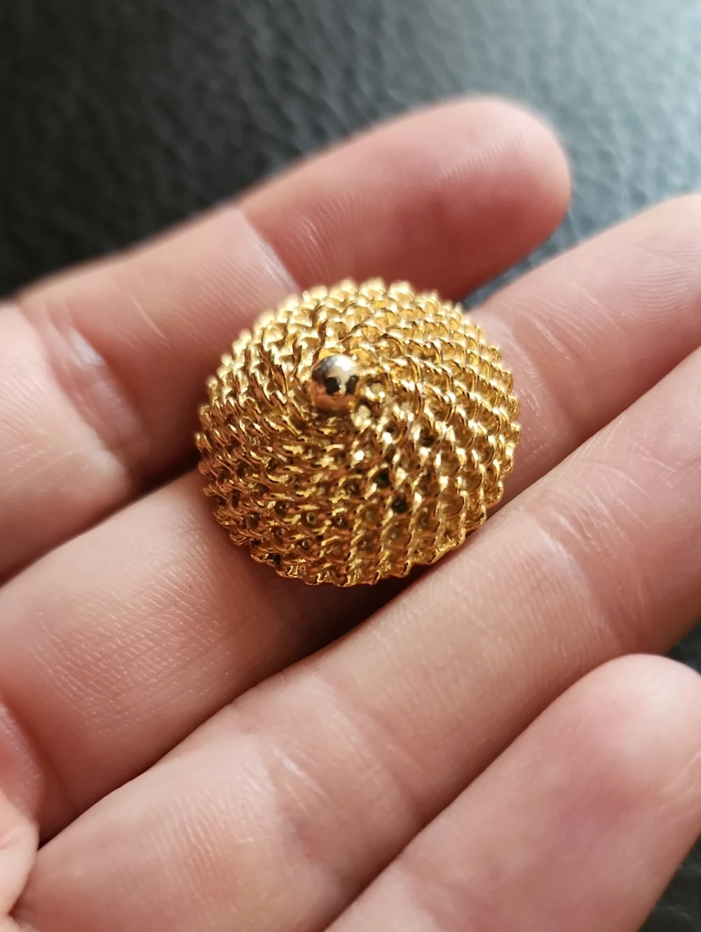 VTG Gold-Tone Braided Dome Clip Earrings - Classic Women's Jewelry