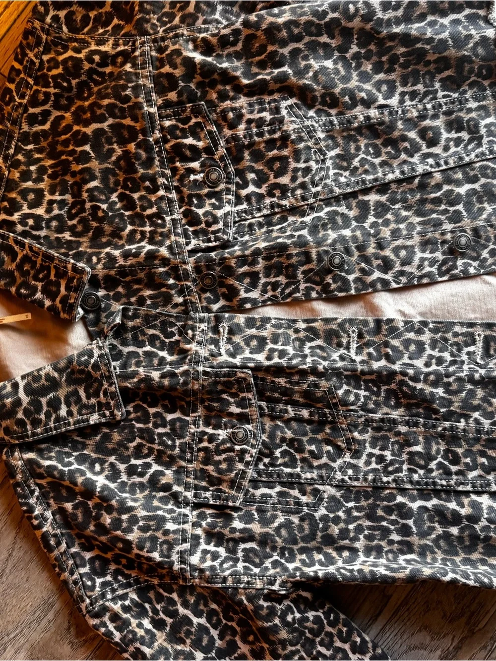 Free People Leopard Print Cropped Denim Jacket XS Raw Hem Animal Print Trucker