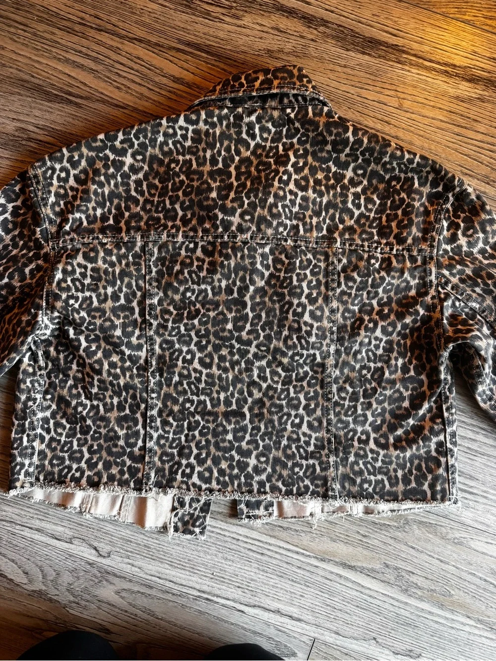 Free People Leopard Print Cropped Denim Jacket XS Raw Hem Animal Print Trucker